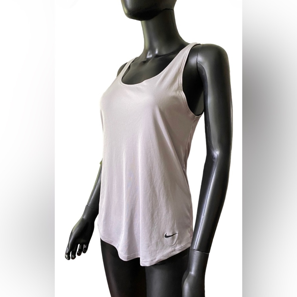 Nike: Gray & Black Workout Activewear Top